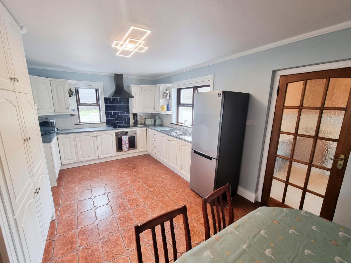 3 Bed Renovated Cottage Carramore Lake, Belmullet Ballina  Exteriör bild