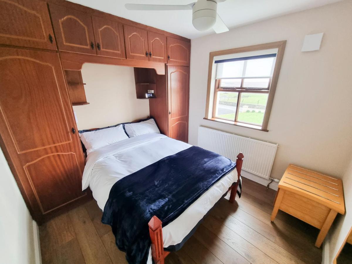 3 Bed Renovated Cottage Carramore Lake, Belmullet Ballina  Exteriör bild