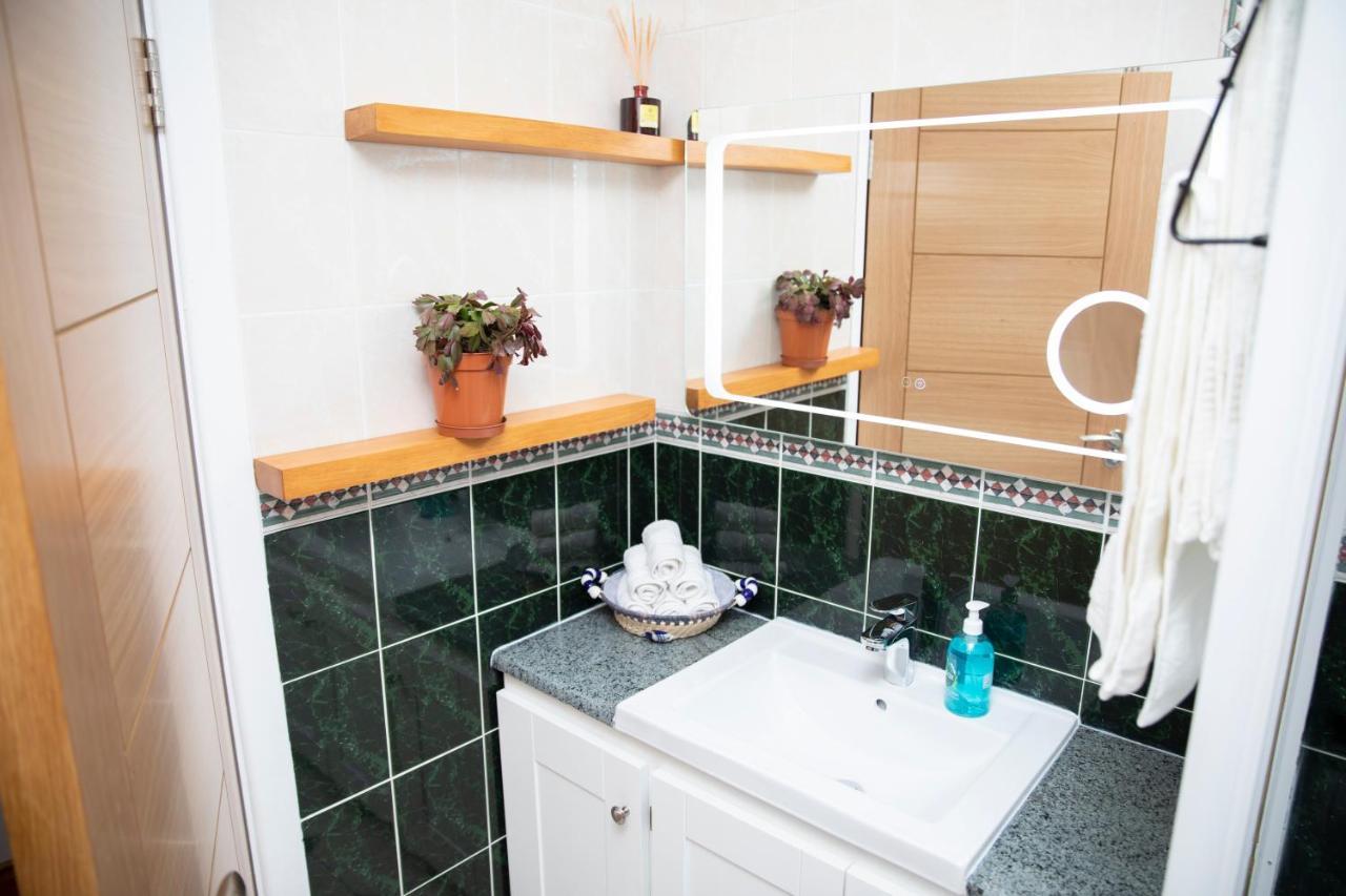 3 Bed Renovated Cottage Carramore Lake, Belmullet Ballina  Exteriör bild