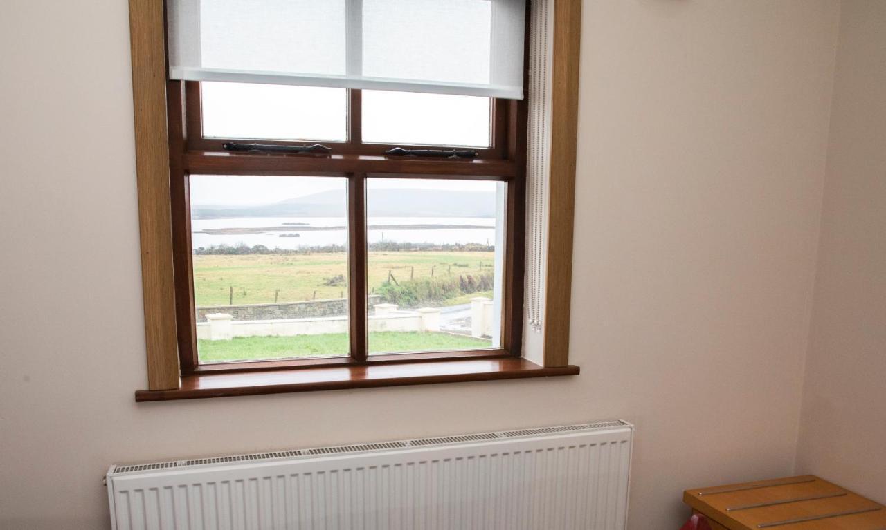 3 Bed Renovated Cottage Carramore Lake, Belmullet Ballina  Exteriör bild